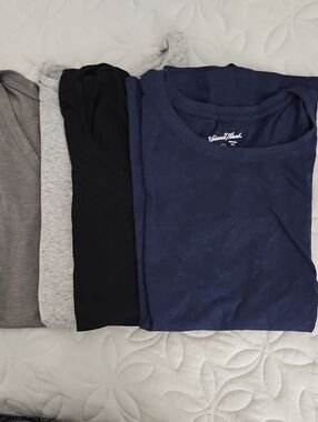 Collection of 4 Women’s Short Sleeve Tees XXL